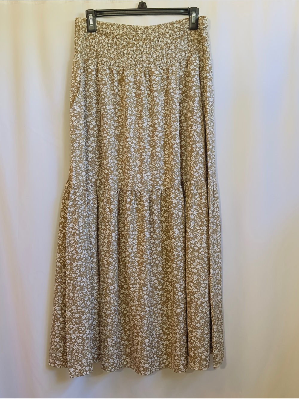 Woman's Tiered Maxi Skirt XL Peasant Cottage Core Tan & white Floral Elastic